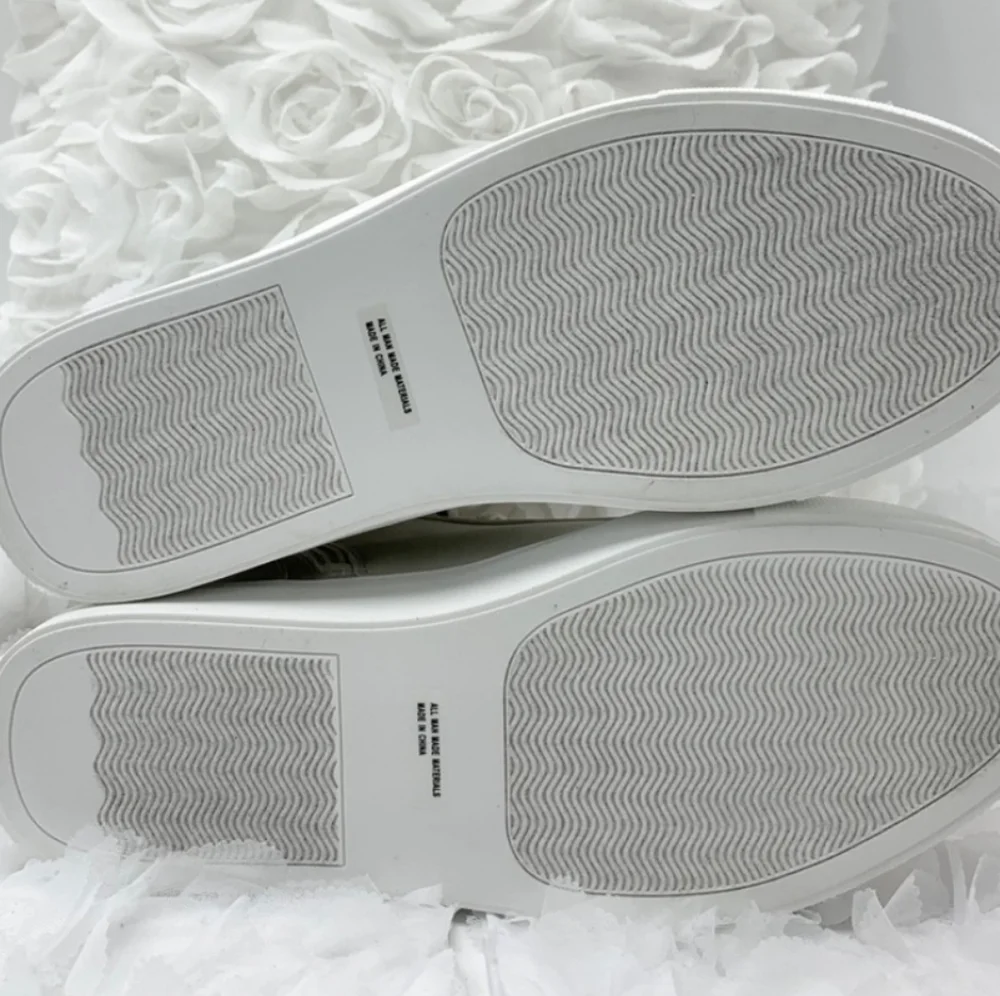 NWT! Dolce Vita Alvira Lace up sneakers - Picture 3 of 4